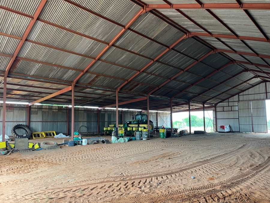 8 Bedroom Property for Sale in Bloemfontein Rural Free State